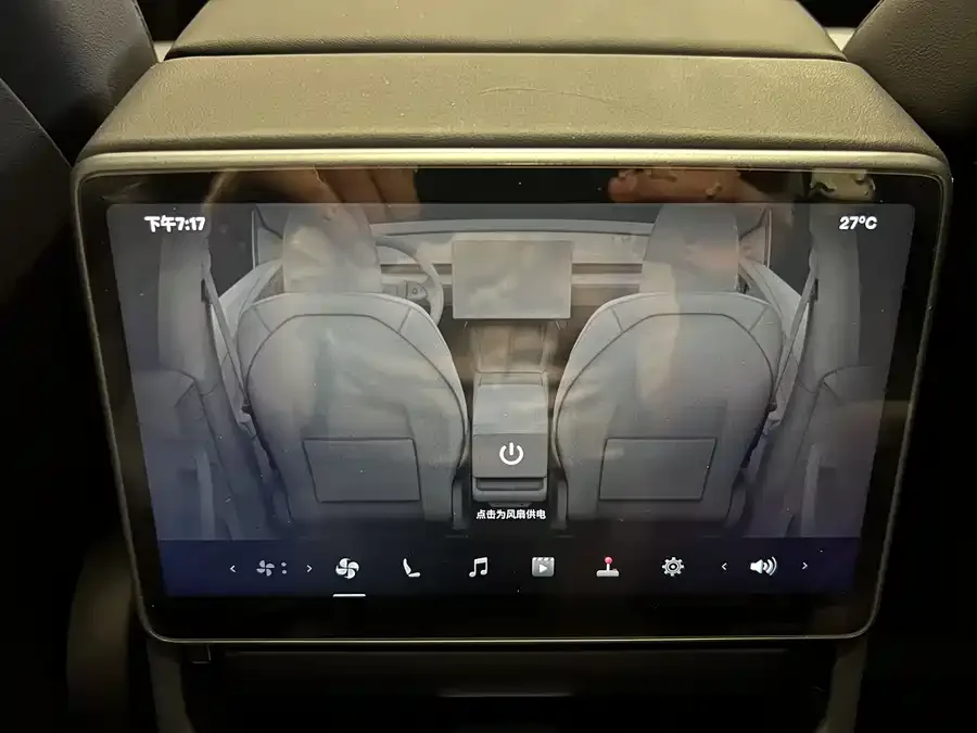 Tesla Model Y Model Y 2025 rear-wheel drive version 2025 — миниатюра 3