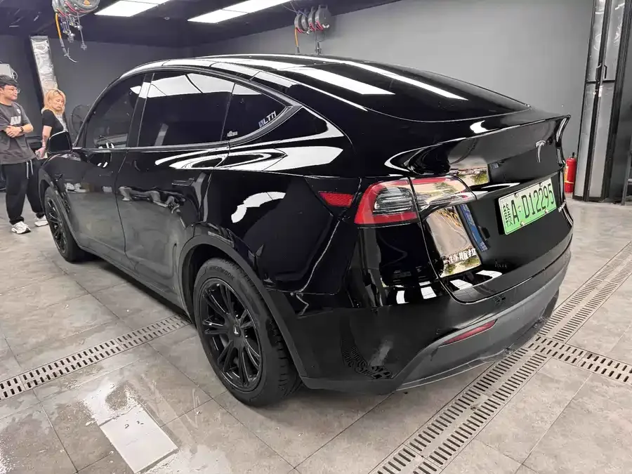 Tesla Model Y Model Y 2022 facelift rear-wheel drive version 2022 — миниатюра 2
