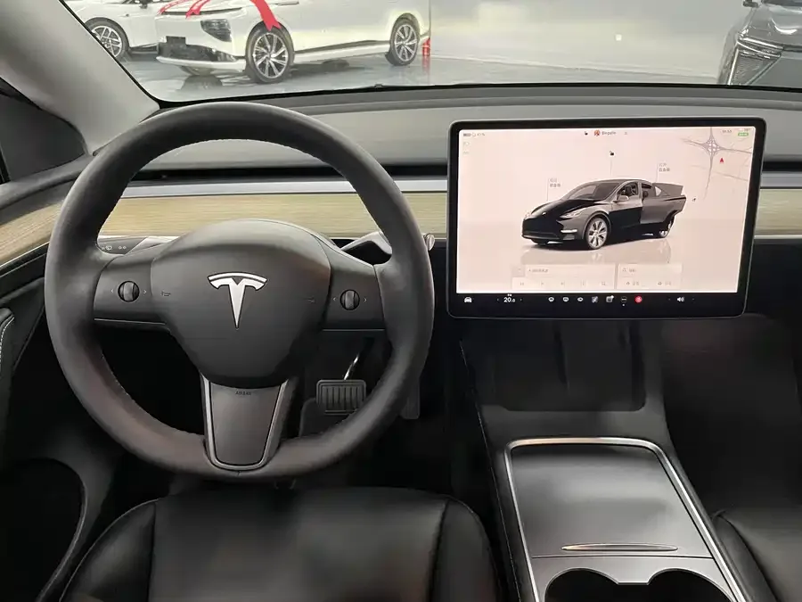 Tesla Model Y Model Y 2022 facelift rear-wheel drive version 2023 — миниатюра 3