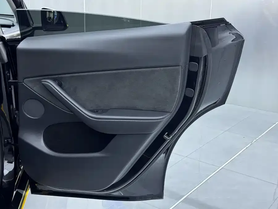 Tesla Model Y Model Y 2022 rear-wheel drive version 2022 — миниатюра 3