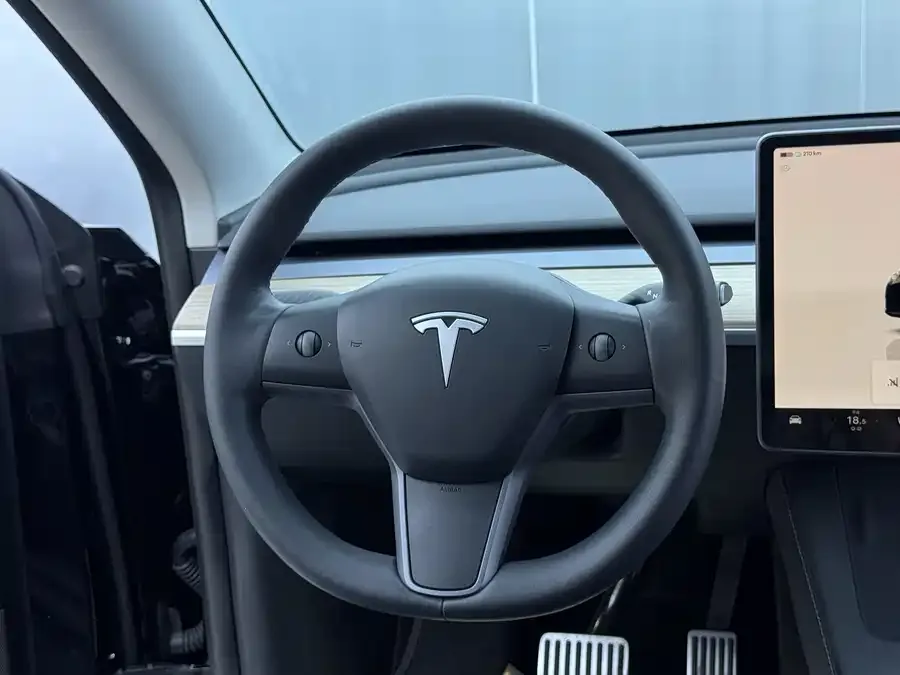 Tesla Model Y Model Y 2022 rear-wheel drive version 2022 — миниатюра 5