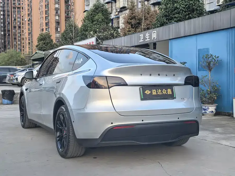 Tesla Model Y Model Y 2022 facelift rear-wheel drive version 2023 — миниатюра 2