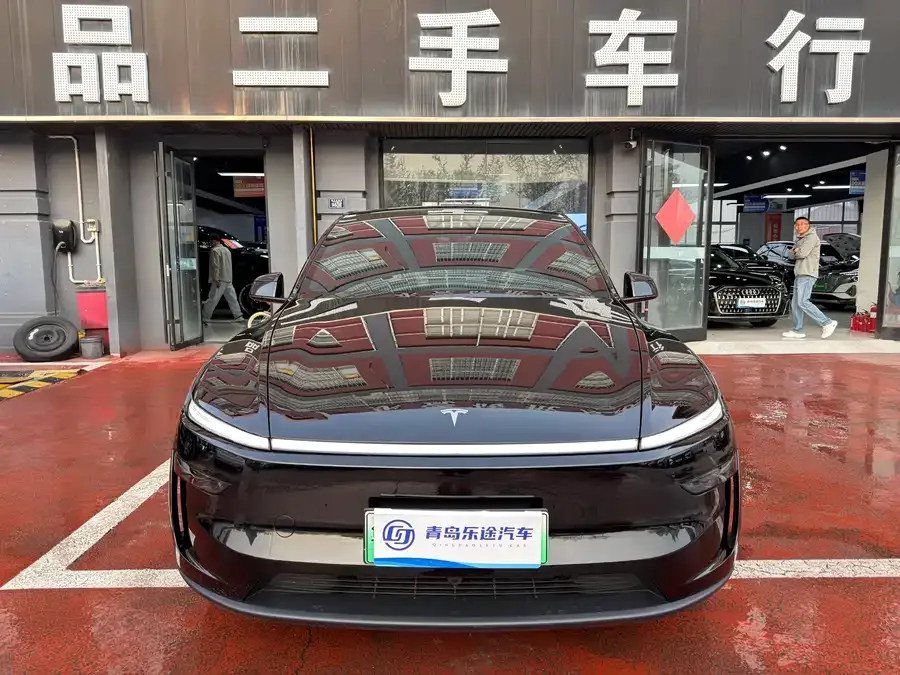 Tesla Model Y 2026