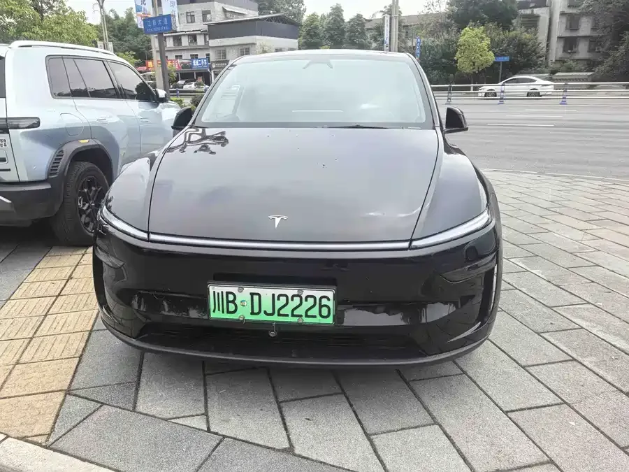 Tesla Model Y Model Y 2025 rear-wheel drive version 2025 — фото 1, купить с доставкой в Москву