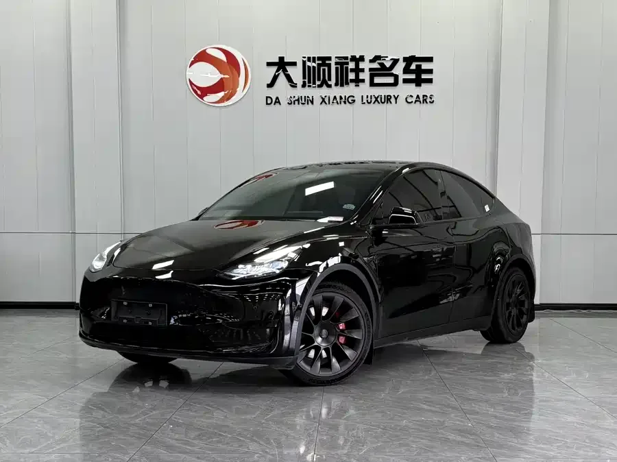 Tesla Model Y Model Y 2022 facelift rear-wheel drive version 2022 — фото 1, купить с доставкой в Москву