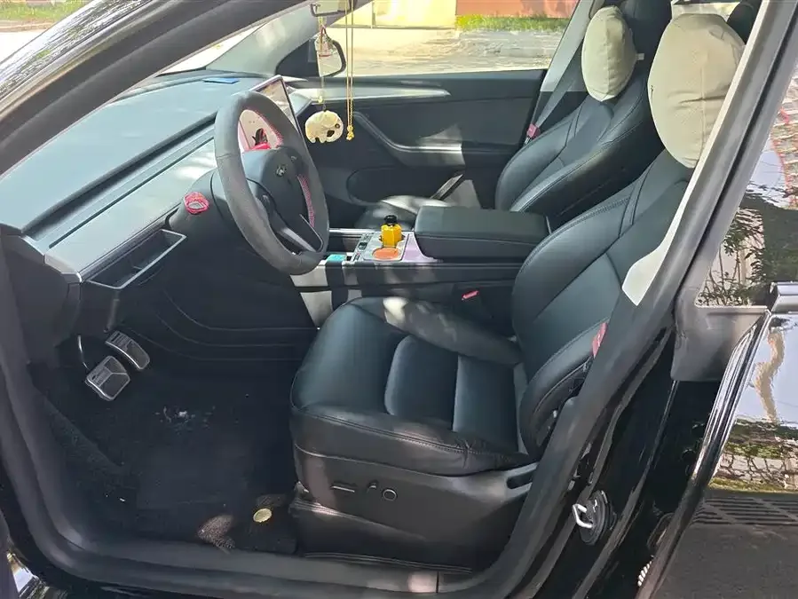 Tesla Model Y Model Y 2024 rear-wheel drive version 2024 — миниатюра 3