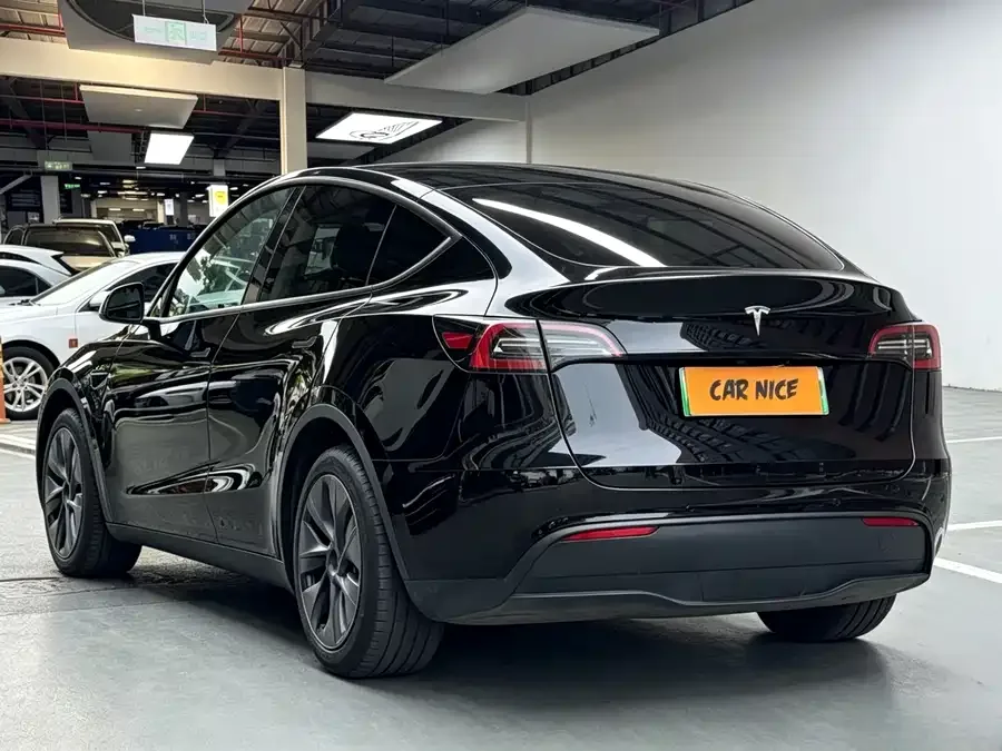 Tesla Model Y Model Y 2023 rear-wheel drive version 2024 — миниатюра 4