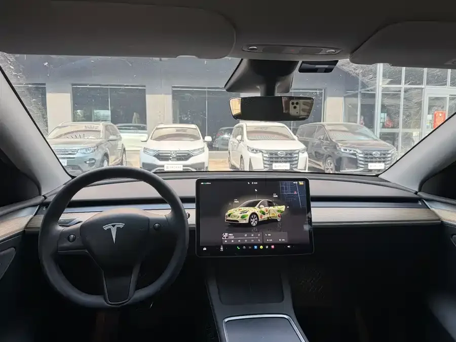 Tesla Model Y Model Y 2022 facelift rear-wheel drive version 2023 — миниатюра 4