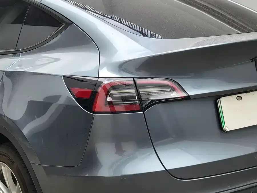 Tesla Model Y Model Y 2022 rear-wheel drive version 2022 — миниатюра 2