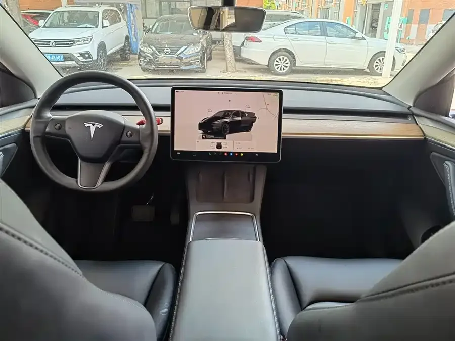 Tesla Model Y Model Y 2022 facelift rear-wheel drive version 2023 — миниатюра 3