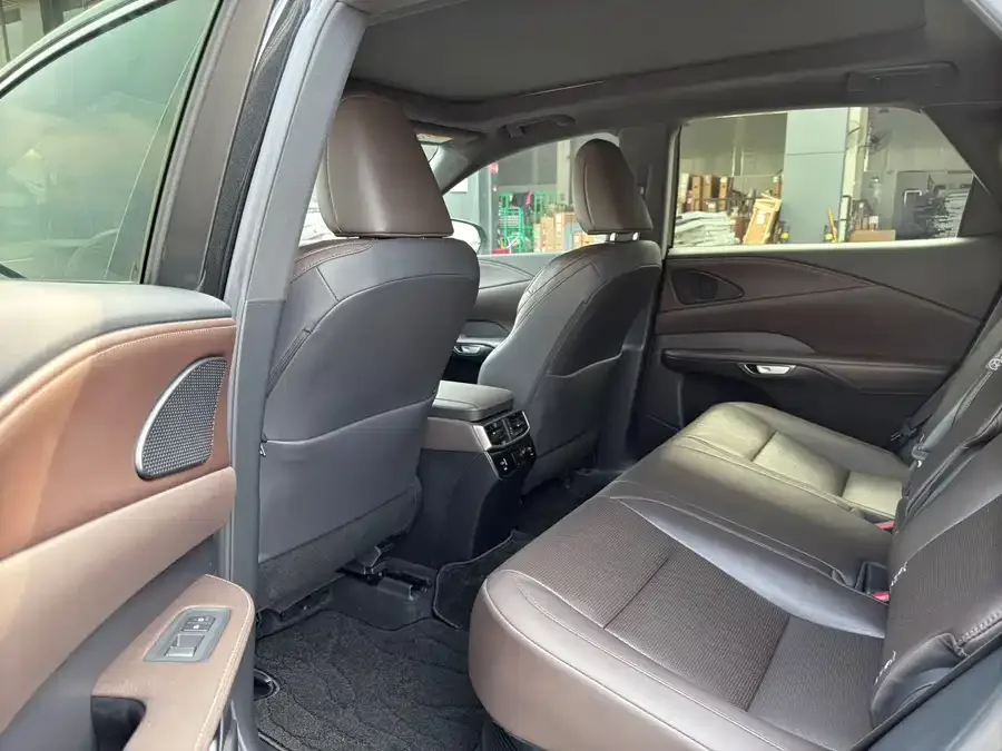 Lexus RX 2023 350h 4WD Pure Edition 2024 — миниатюра 2