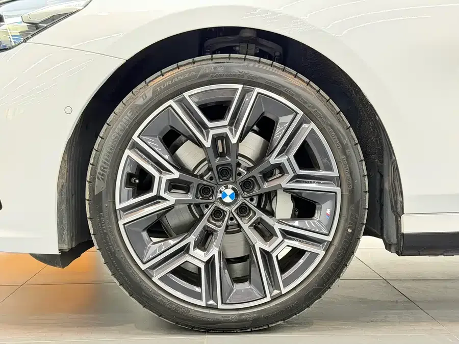 BMW 5 Series BMW 5 Series 2024 530Li Exclusive M Sports Package 2024 — миниатюра 5