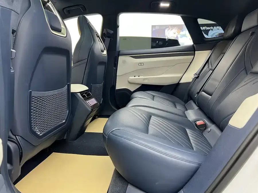 Zeekr 001 Zeekr 001 2024 YOU version 100kWh 4WD 2024 — миниатюра 4