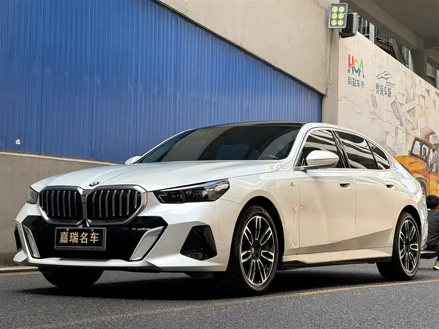 BMW 5 Series 2024