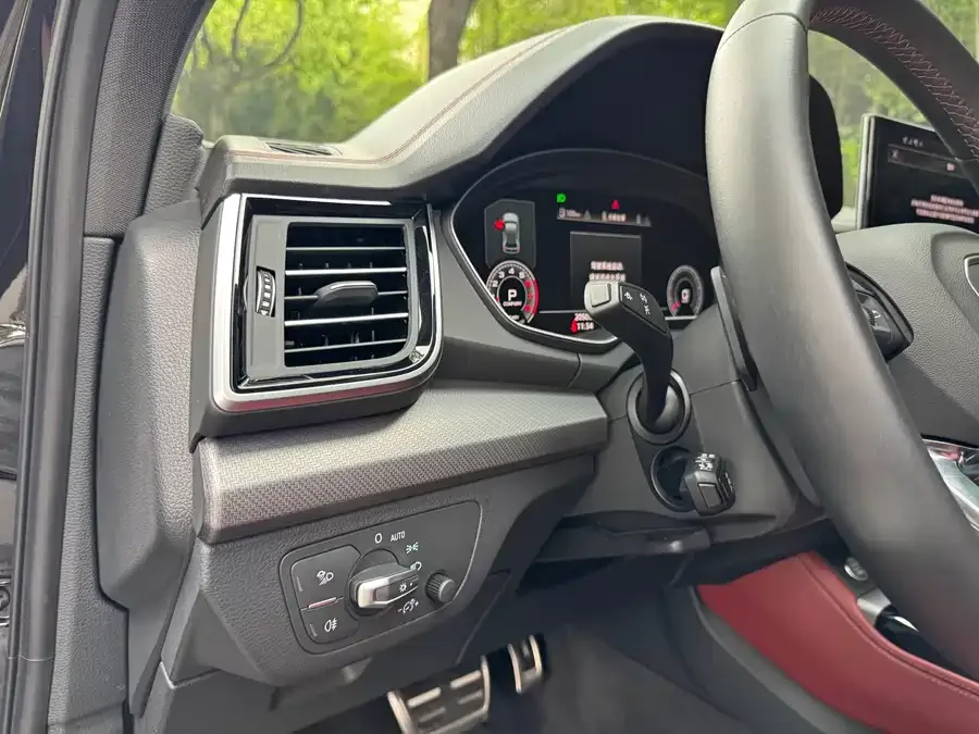 Audi Q5L 2025 40 TFSI Luxury Dynamic Edition 2025 — миниатюра 3