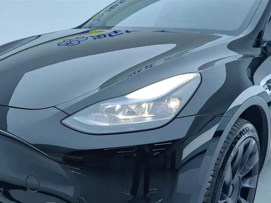 Tesla Model Y Model Y 2022 facelift rear-wheel drive version 2023 — миниатюра 2