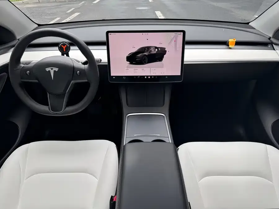 Tesla Model Y Model Y 2022 facelift rear-wheel drive version 2023 — миниатюра 5