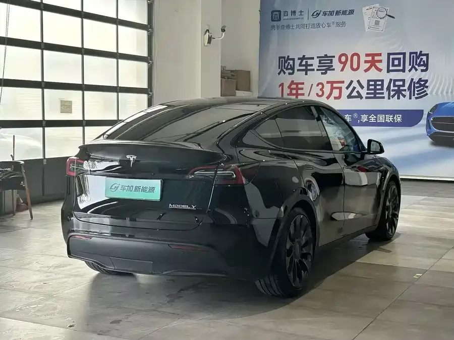 Tesla Model Y Model Y 2021 Performance All-Wheel Drive 2022 — миниатюра 3