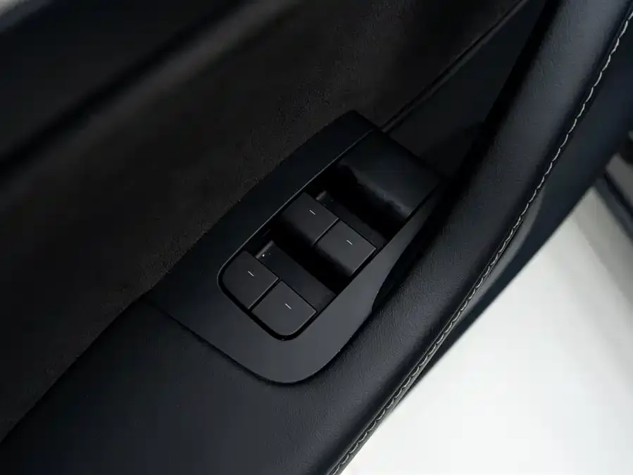Tesla Model Y Model Y 2022 rear-wheel drive version 2022 — миниатюра 4