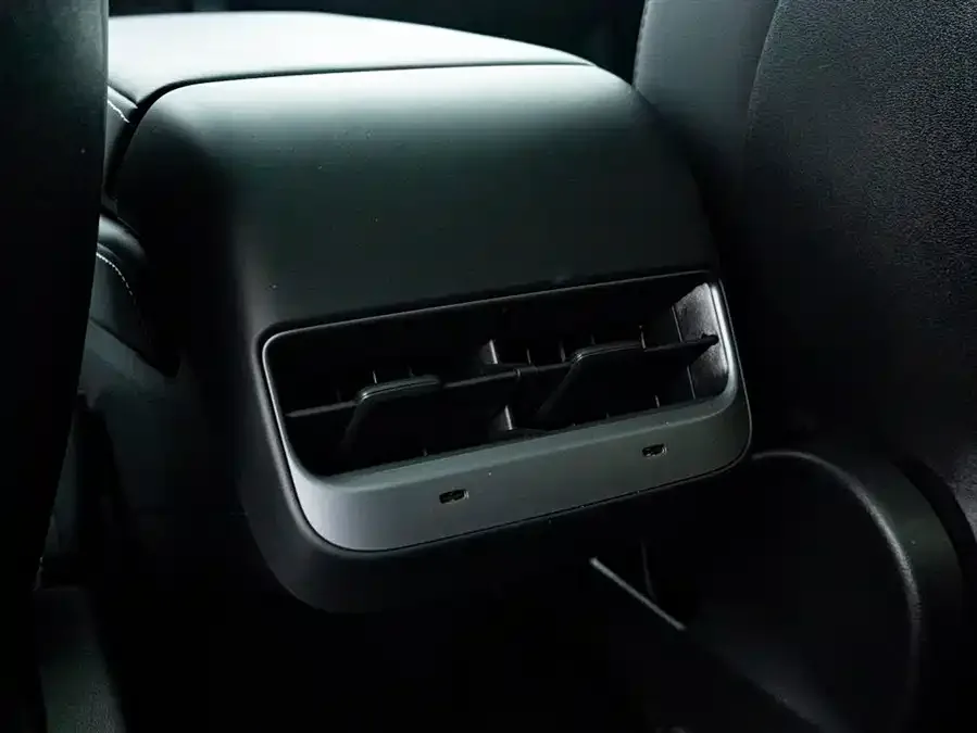 Tesla Model Y Model Y 2022 rear-wheel drive version 2022 — миниатюра 5