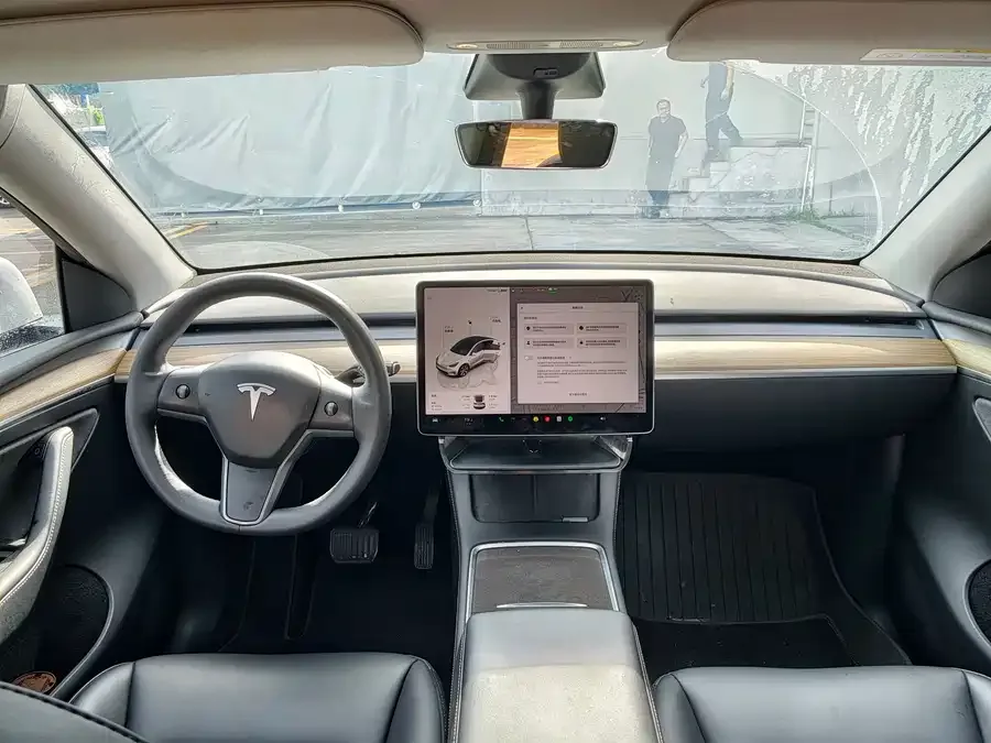 Tesla Model Y Model Y 2022 facelift rear-wheel drive version 2023 — миниатюра 4