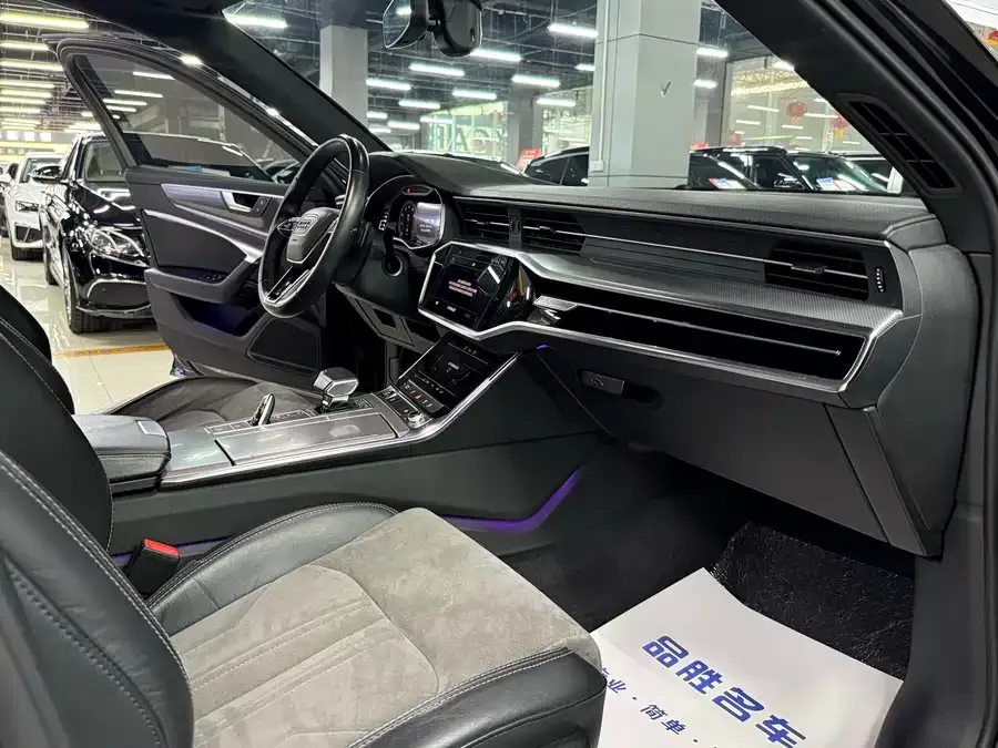 Audi A6L 2022 40 TFSI luxury and dynamic model 2022 — миниатюра 5