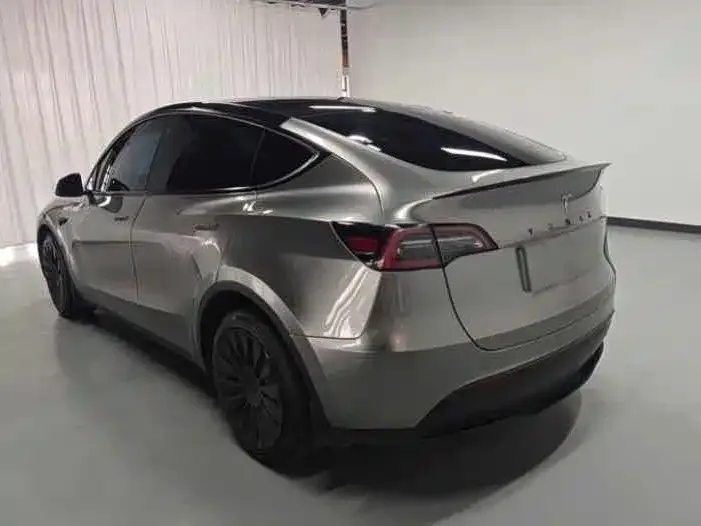 Tesla Model Y Model Y 2022 Long Range All-Wheel Drive Version 2022 — миниатюра 5