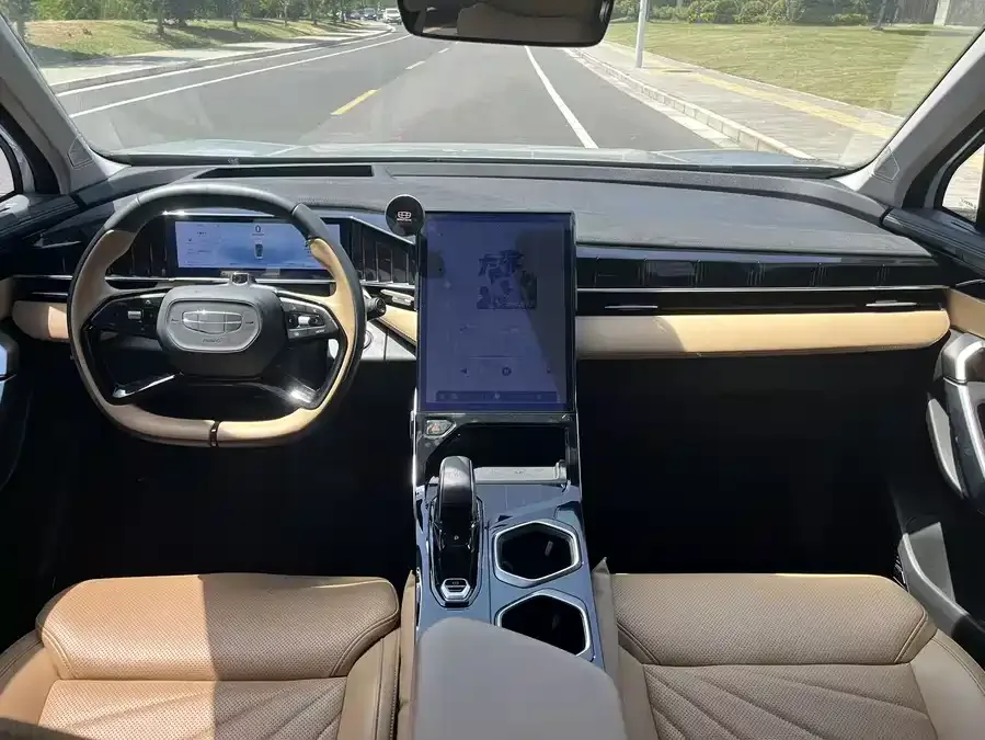 Geely Atlas L Boyue L 2023 2.0TD DCT flagship model 2023 — миниатюра 4