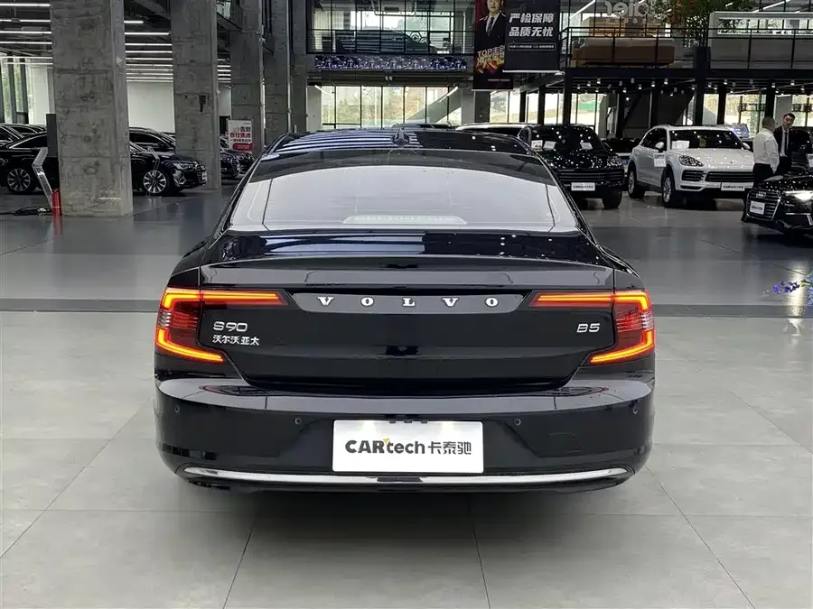Volvo S90 2022 B5 Zhiyuan Luxury Edition 2022 — миниатюра 2