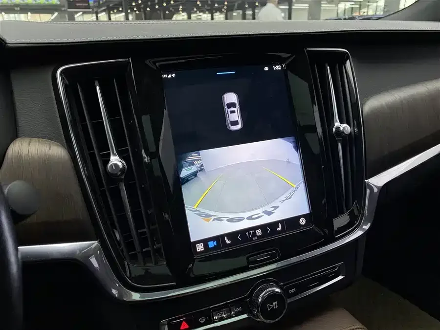 Volvo S90 2022 B5 Zhiyuan Luxury Edition 2022 — миниатюра 3