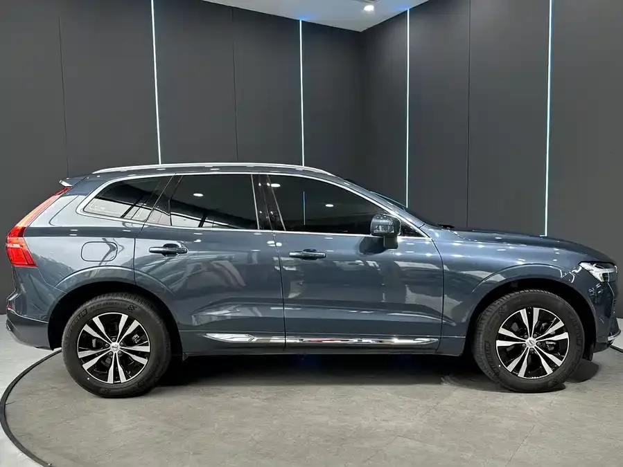 Volvo XC60 2024 B5 4WD Zhiyi Luxury Edition 2024 — миниатюра 2