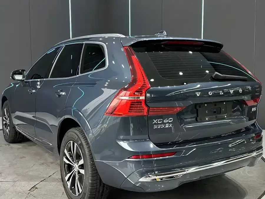 Volvo XC60 2024 B5 4WD Zhiyi Luxury Edition 2024 — миниатюра 5