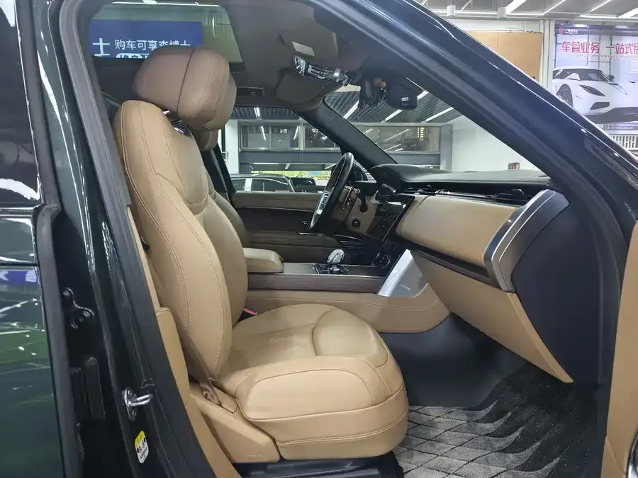 Land Rover Range Rover Range Rover 2023 3.0 L6 400PS Classic Extended Edition 2022 — миниатюра 2