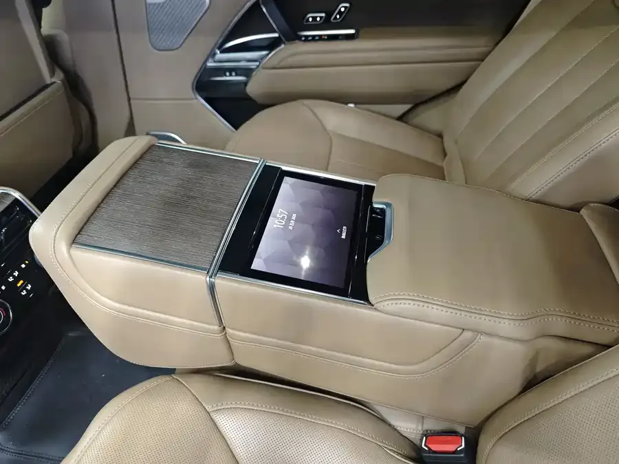 Land Rover Range Rover Range Rover 2023 3.0 L6 400PS Classic Extended Edition 2022 — миниатюра 5