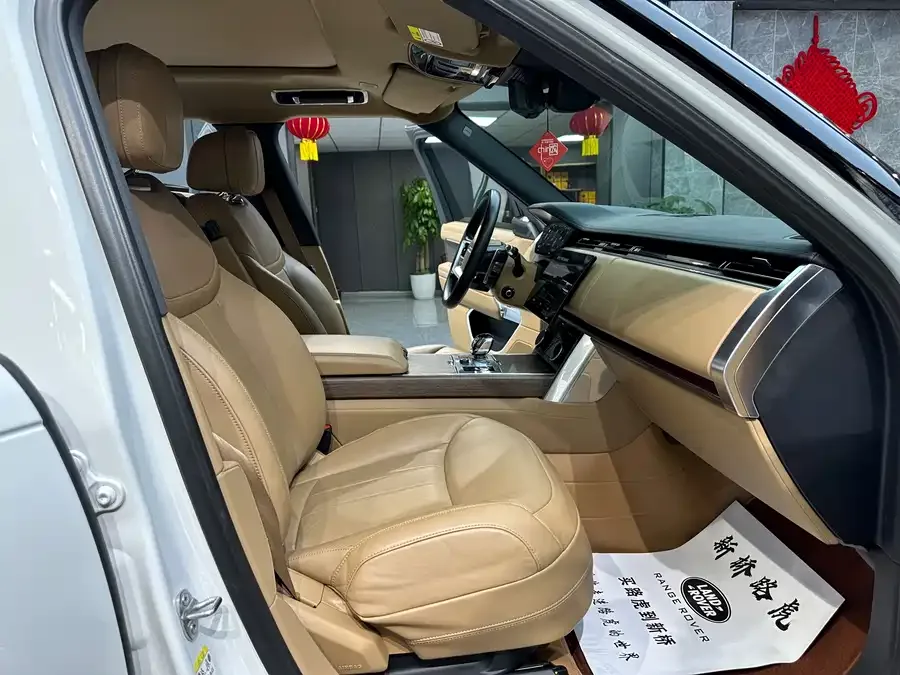 Land Rover Range Rover Range Rover 2023 3.0 L6 400PS Extended Edition 2022 — миниатюра 3