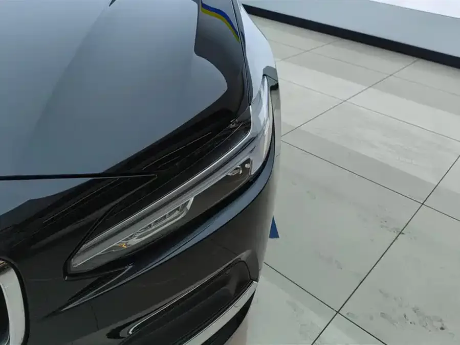 Volvo S90 2025 B5 Zhiyuan Luxury Edition 2024 — миниатюра 2