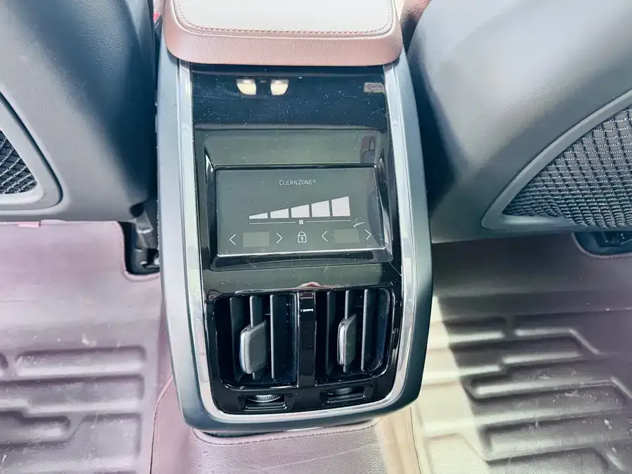 Volvo S90 2023 B5 Zhiyuan Luxury Edition 2023 — миниатюра 4