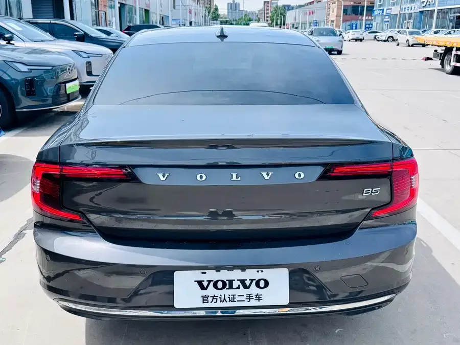 Volvo S90 2023 B5 Zhiyuan Luxury Edition 2023 — миниатюра 5