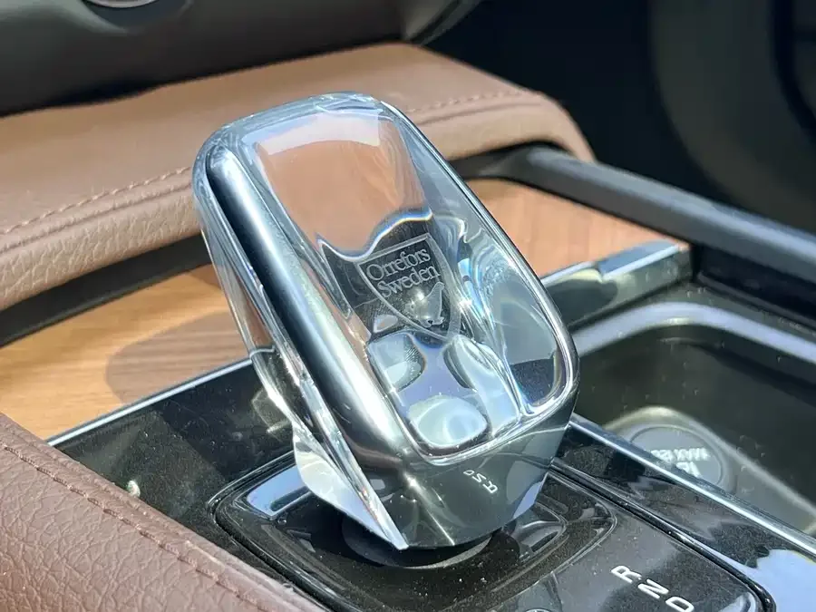 Volvo S90 2023 B5 Zhiyi Luxury Edition 2023 — миниатюра 2