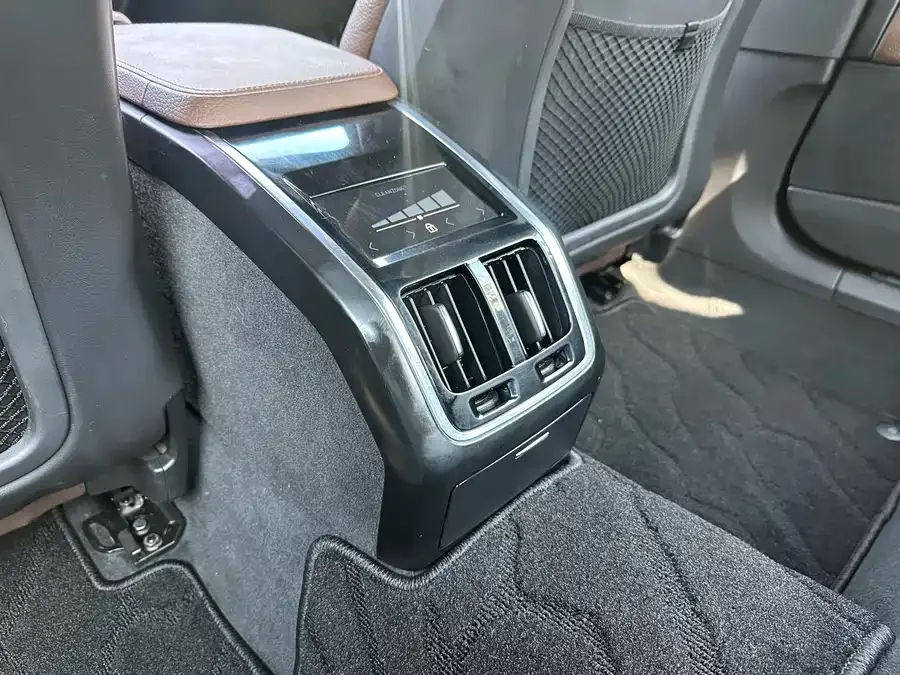 Volvo S90 2022 B5 Zhiyuan Luxury Edition 2022 — миниатюра 3