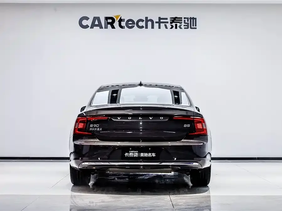 Volvo S90 2025 B5 Zhiyi Luxury Edition 2024 — миниатюра 2
