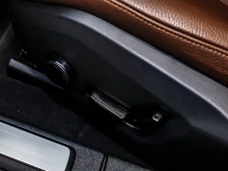 Volvo S90 2025 B5 Zhiyi Luxury Edition 2024 — миниатюра 4
