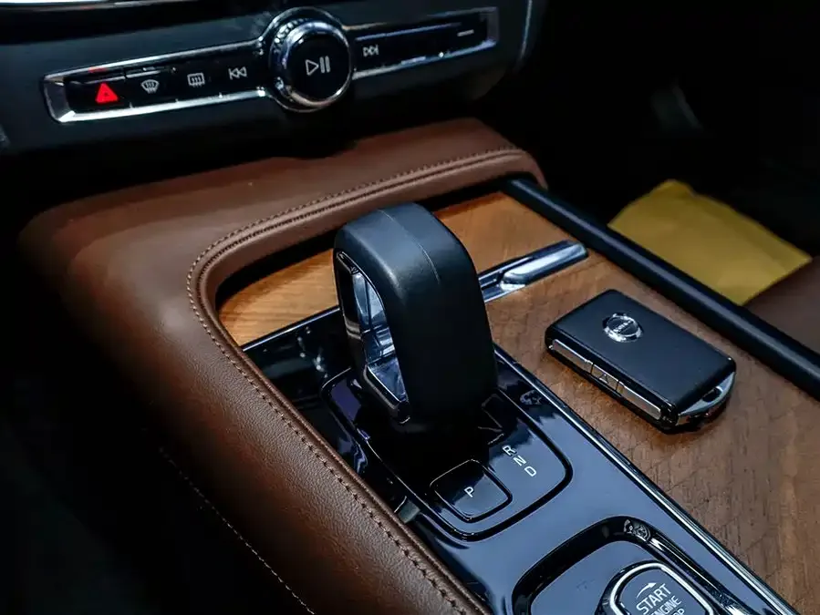 Volvo S90 2025 B5 Zhiyi Luxury Edition 2024 — миниатюра 5