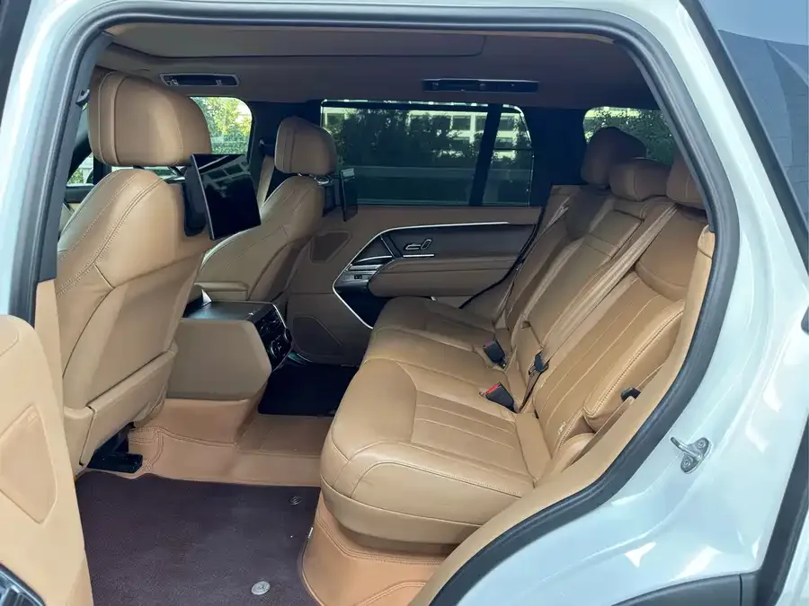 Land Rover Range Rover Range Rover 2023 3.0 L6 400PS Genesis Extended Edition 2022 — миниатюра 5