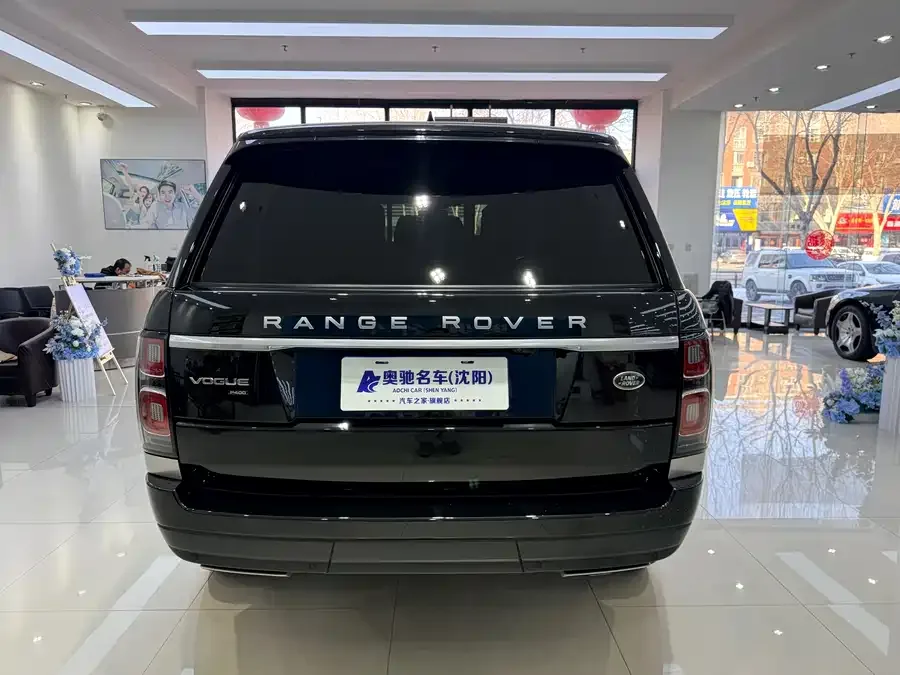 Land Rover Range Rover Range Rover 2022 3.0 L6 400PS Legendary Extended Classic Edition 2022 — миниатюра 2