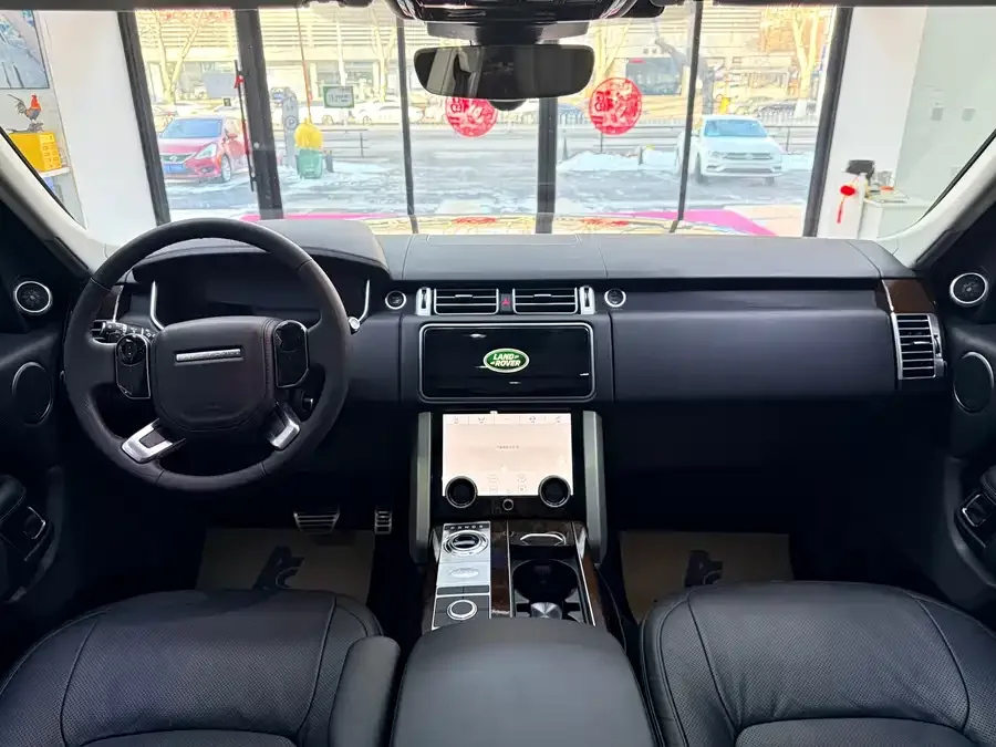 Land Rover Range Rover Range Rover 2022 3.0 L6 400PS Legendary Extended Classic Edition 2022 — миниатюра 4