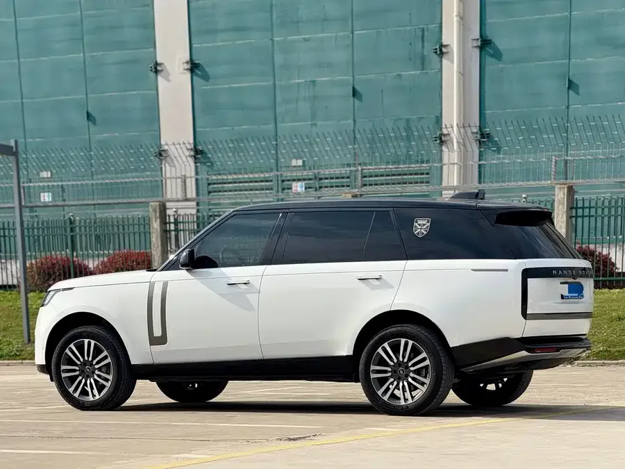 Land Rover Range Rover Range Rover 2024 3.0 L6 400PS Grand Extended Edition 7 Seaters 2024 — миниатюра 5
