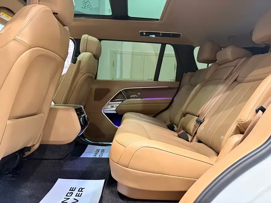 Land Rover Range Rover Range Rover 2025 3.0 L6 400PS Grand Edition 2025 — миниатюра 4