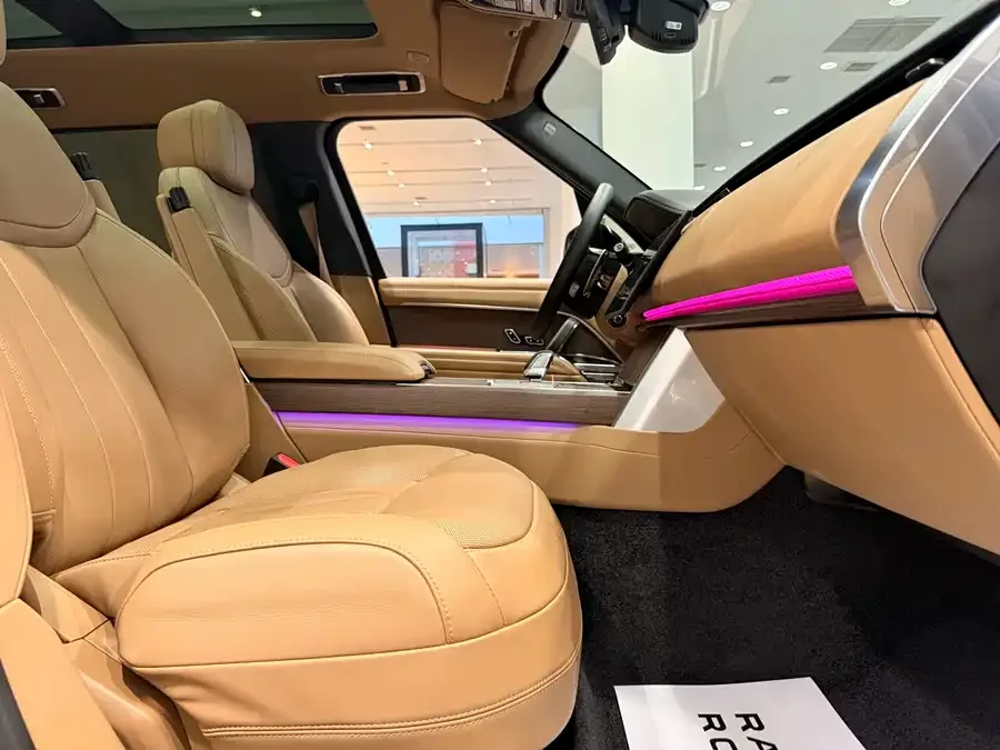 Land Rover Range Rover Range Rover 2025 3.0 L6 400PS Grand Edition 2025 — миниатюра 5