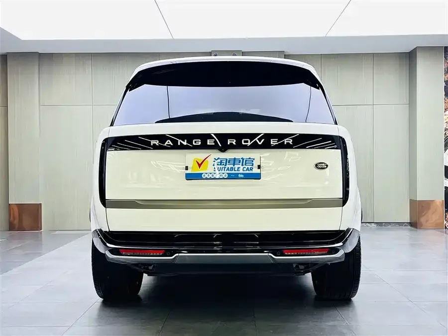 Land Rover Range Rover Range Rover 2023 3.0 L6 360PS Grand Edition 2023 — миниатюра 2